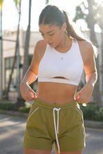 Short-flora-pique-verde-y-top-misisipi-blanco--1-