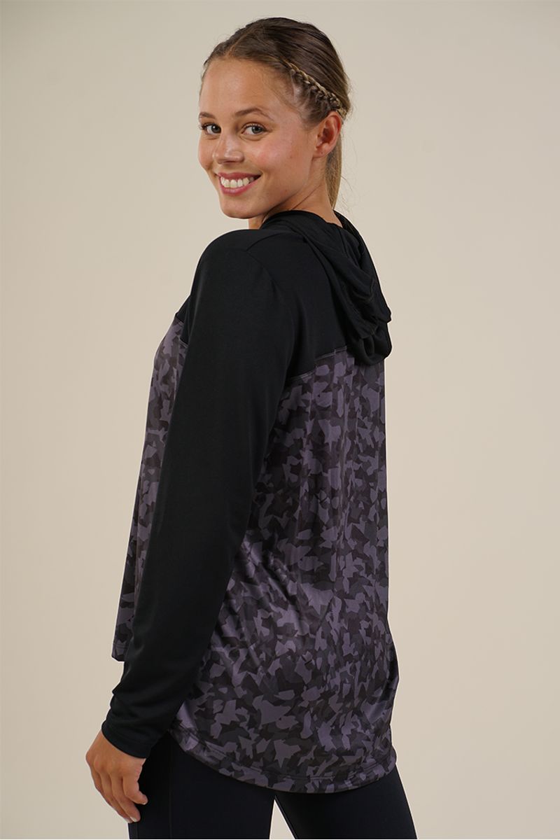Buzo-Daisy-Interlock-Camuflado-y-Mesh-Negro--1-