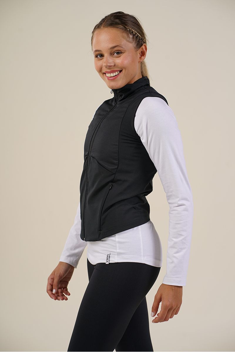 Chaleco-Tanya-Microfibra-Plana-y-Polisap-Negro-Remera-Running-Manga-Larga-Jersey-Blanco--1-