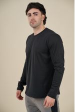Pantalon-manhattan-gris-melange-y-negro-y-remera-aquila-negra--2-