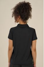Chomba-sara-dryfit-negro-y-short-giova-microfibra-negra