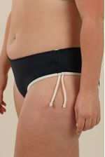 Corp-koa-I-y-bomb-mareon-I-hueso-y-negro--1-