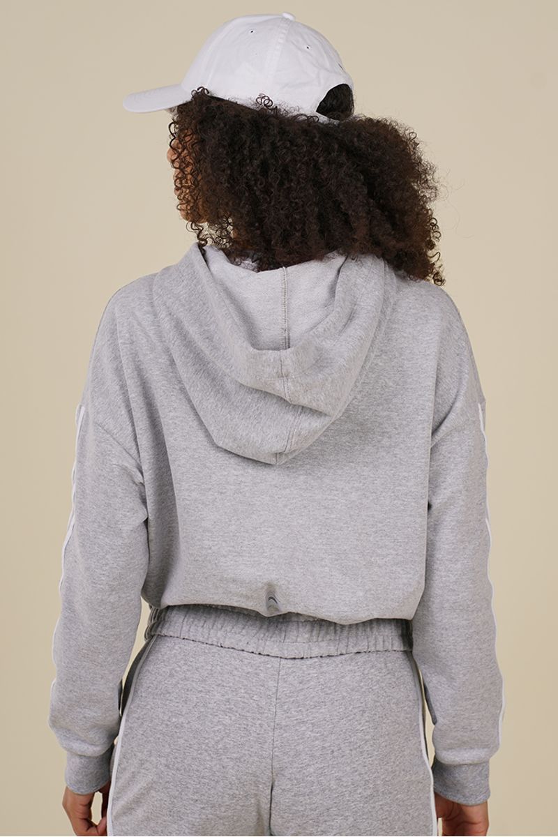 Campera-cool-I-short-viviane-remera-lanin-I-rustico-elastizado-gris-melange-jersey-blanco--1-