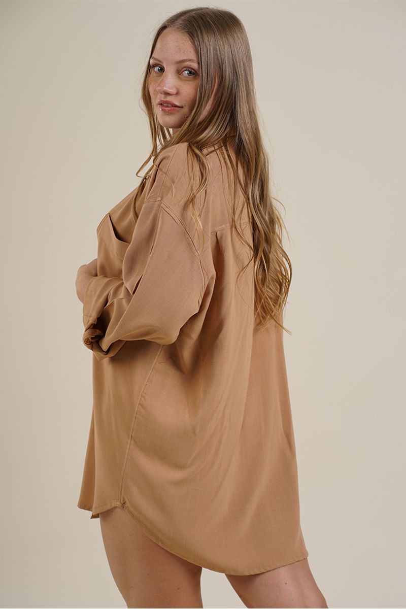 CORP-EVA-P_ATAR-Y-BOMB-CELINE-NEGRO---CAMISA-SIENNA-CAMEL--2-