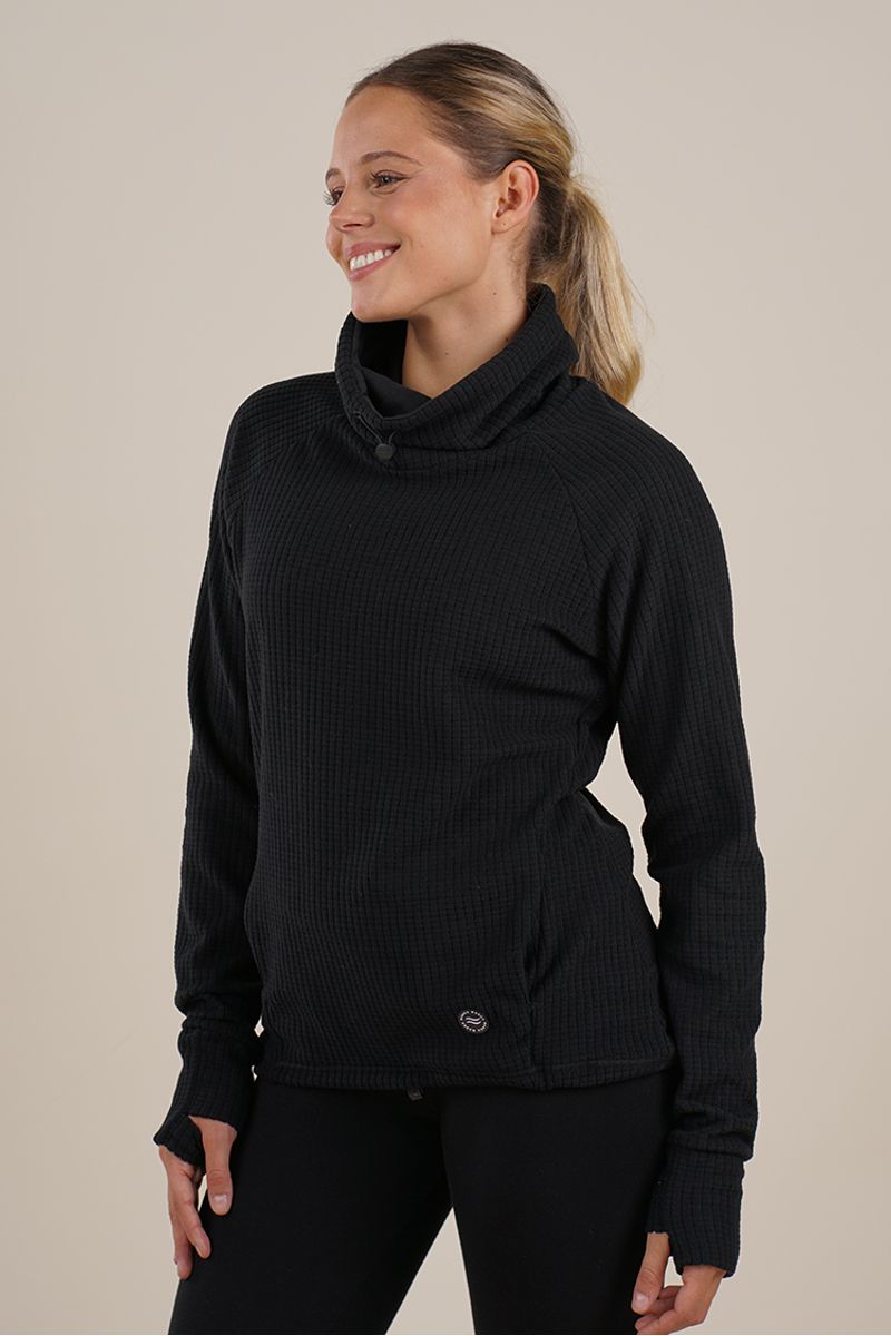 Buzo-GERALDINE-micropolar-grid-negro--2-