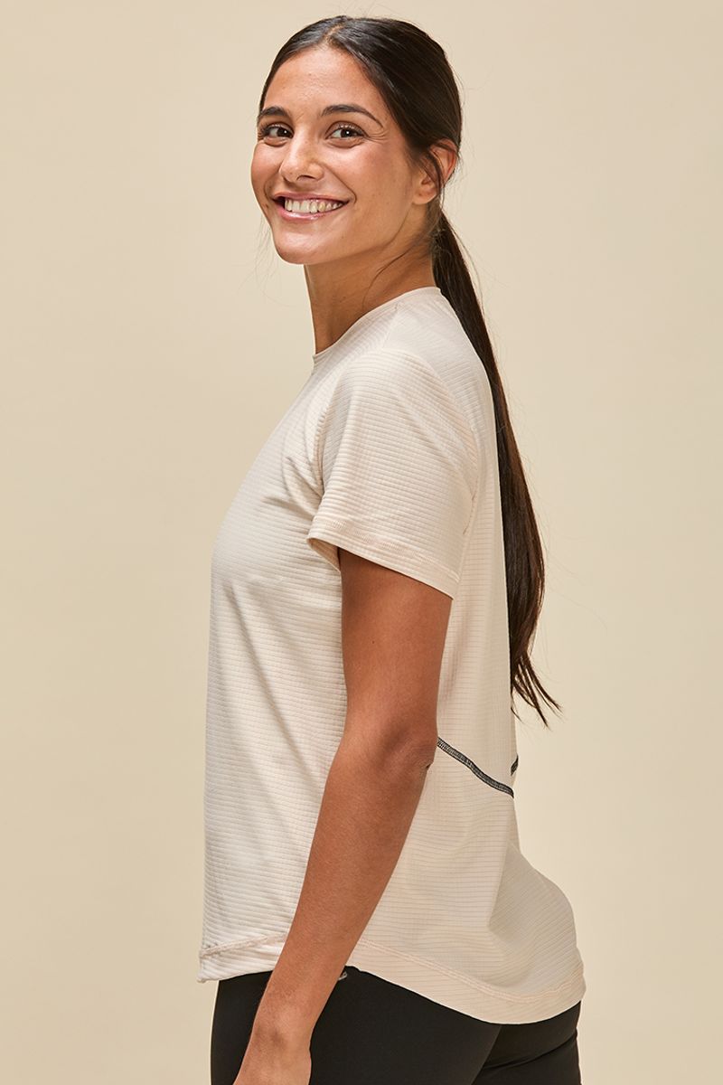 Remera-HERA-minicuadros-coco--1-