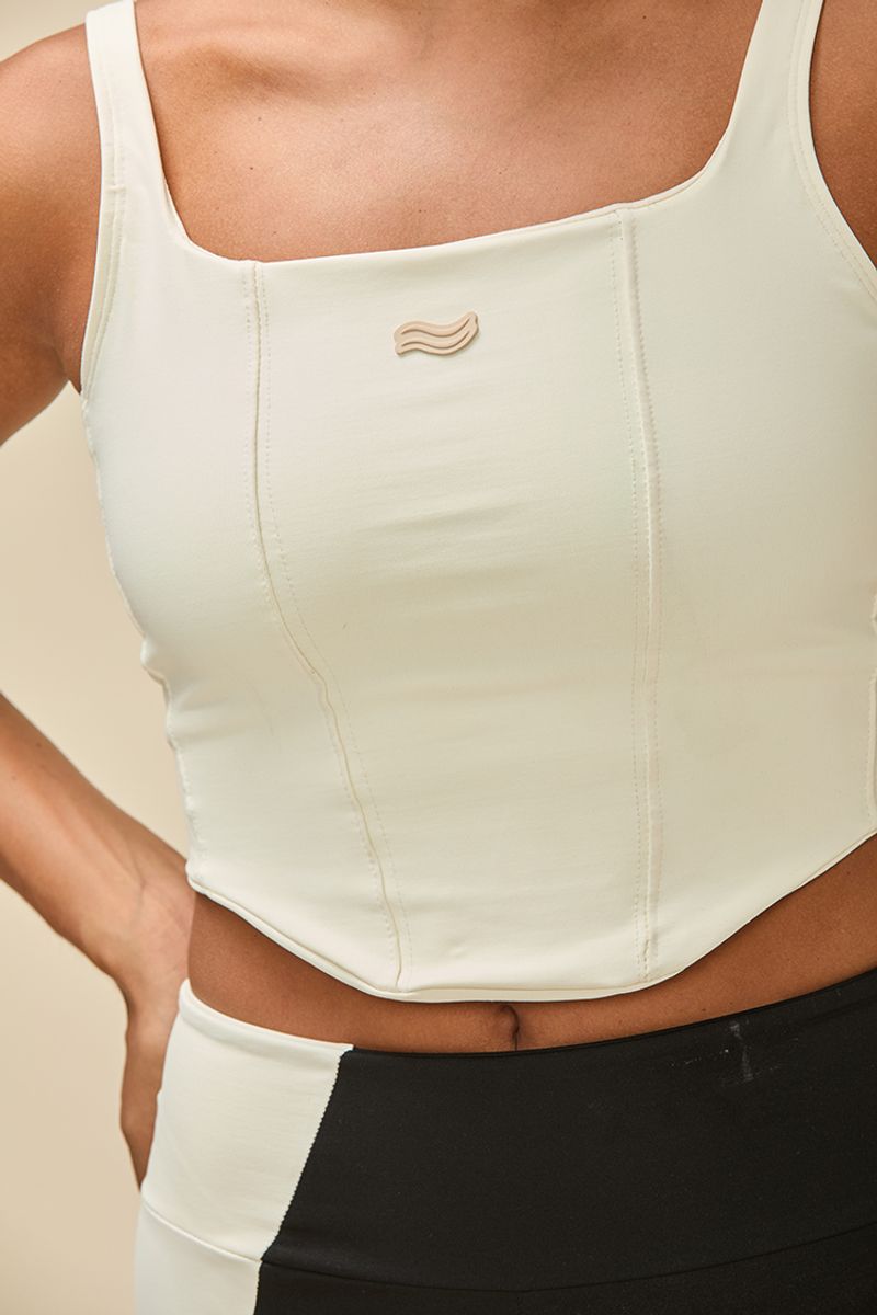 Top-PARDO-supplex-hueso-y-calza-ARIA-supplex-negro-y-hueso--4-