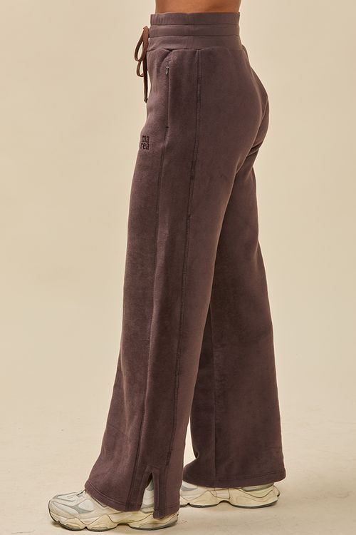 PANTALON MAUI I CON RECORTE CON BORDADOR FRIZA VELOUR