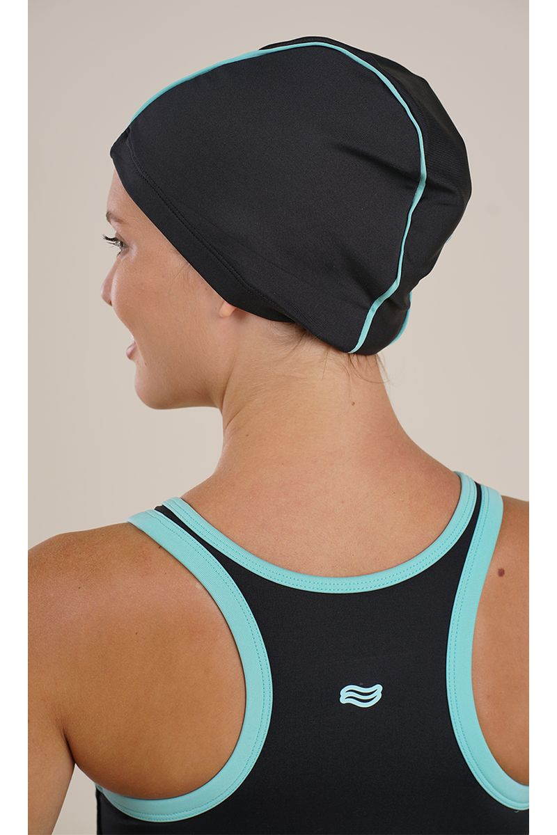 Gorro-pool-2-cabos-negro-y-vivos-verde--1-