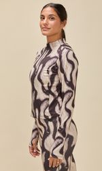 CAMPERA-AMBER-ACUARELA-LUXE-SUBLIMADA-CON-RECORTES-NGO-HUESO-3