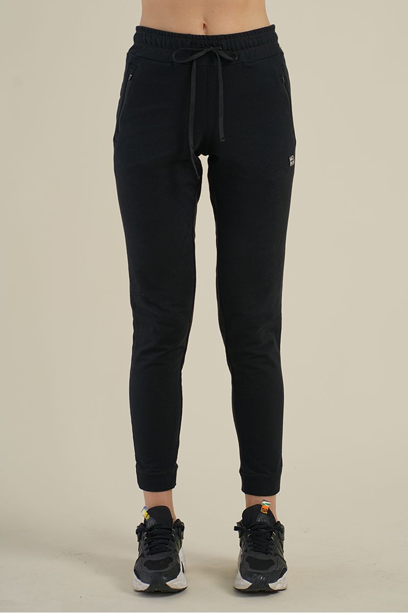 Pantalon-malta-rustico-elastizado-y-top-lyon-negro