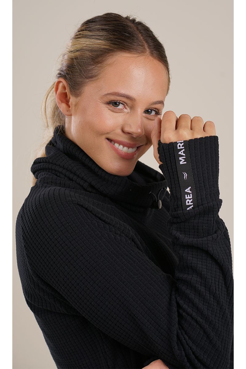 Buzo-GERALDINE-micropolar-grid-negro--3-