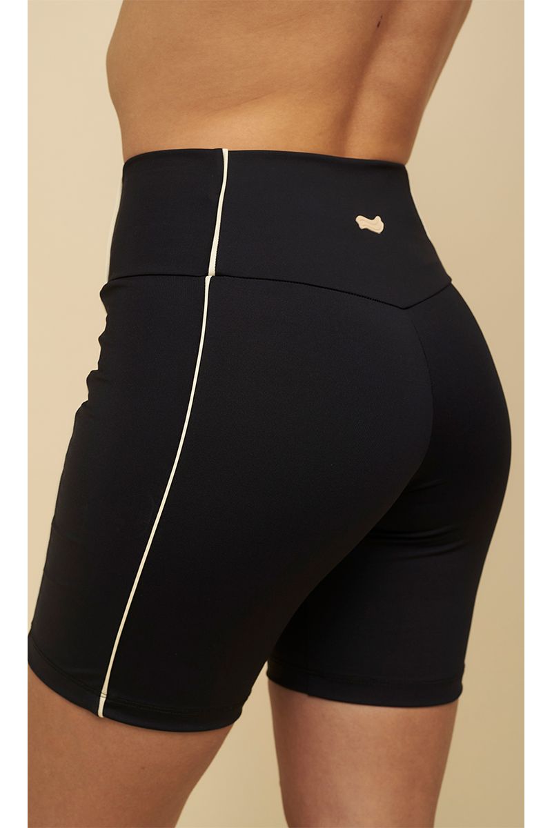 Short-KOLSON-II-suplex-negro-con-vivo-hueso--1-