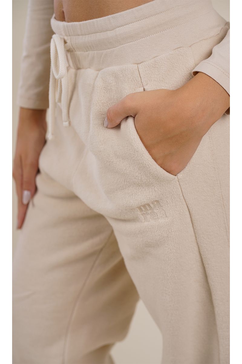 Pantalon-PRUNA-frisa-V-vainilla