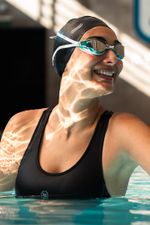 Antiparras-y-gorro-pool-marea--1-
