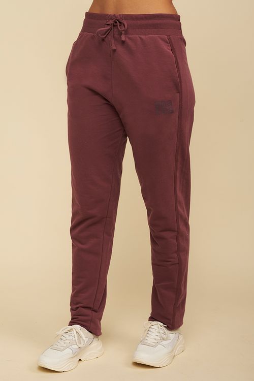 PANTALON PRUNA I CON RECORTES CON VIVOS RUSTICO ELASTIZADO