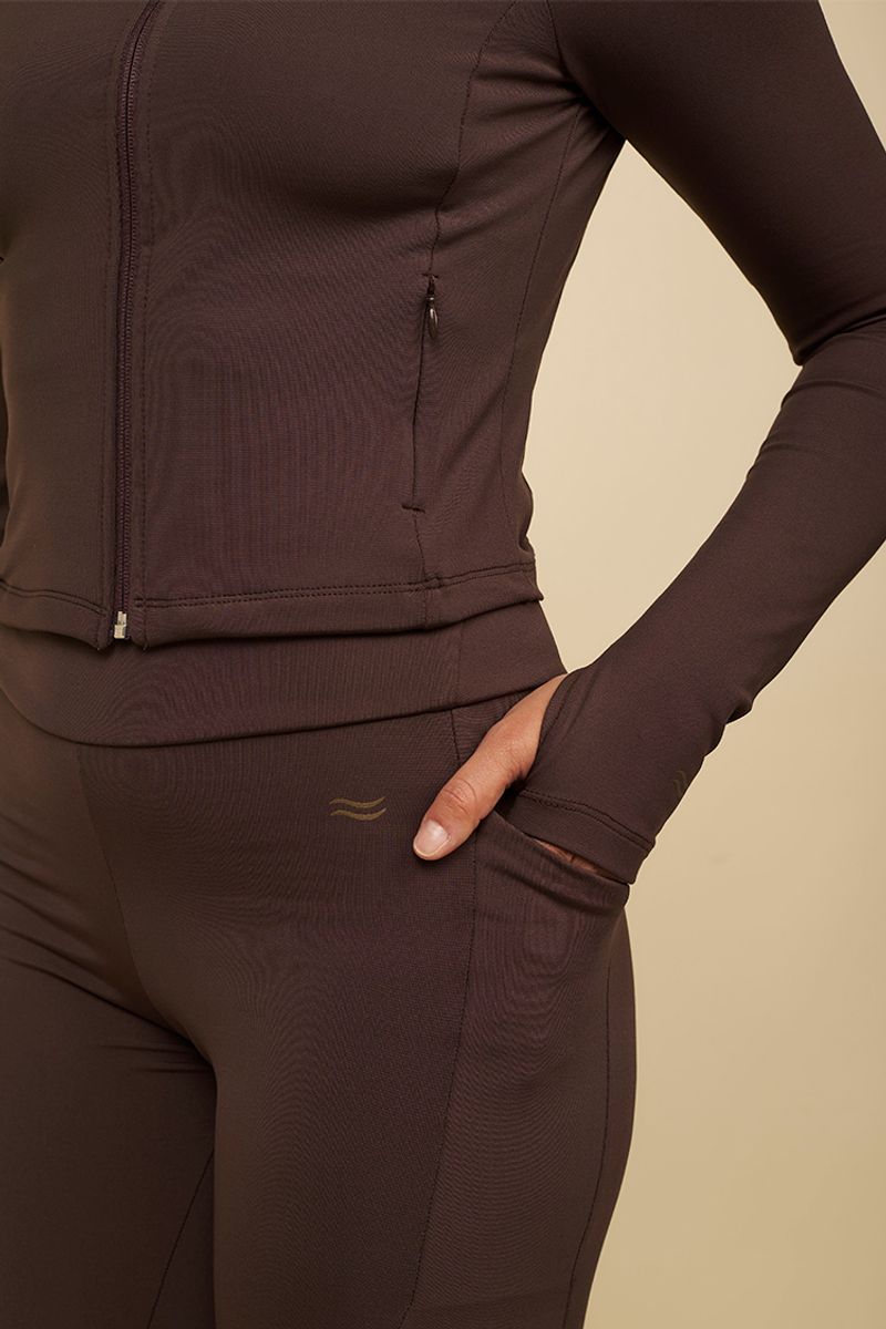 CAMPERA-AMBER-Y-CALZA-AMBER-ESPRESSO--8-